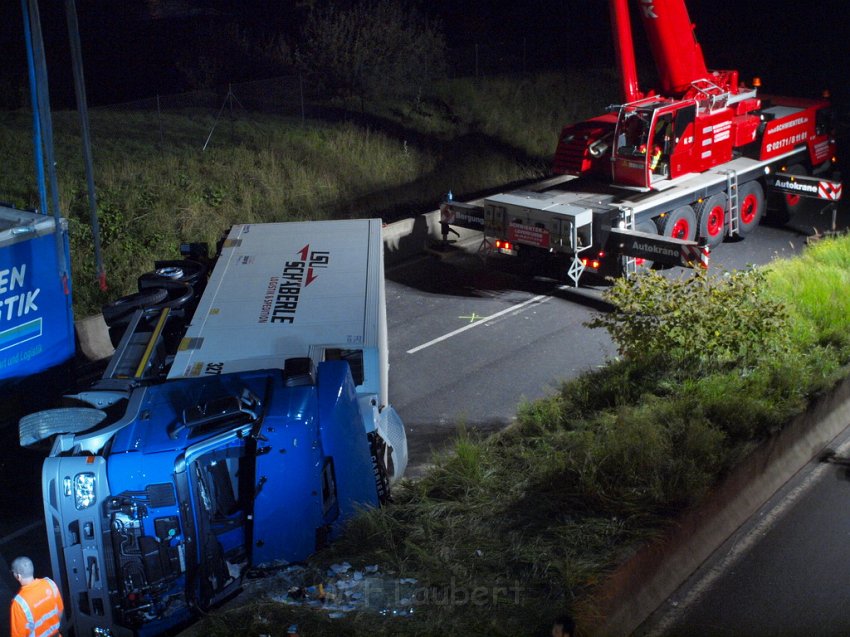 Einsatz BF Koeln PEINGEKLEMMT in Leverkusen P208.JPG